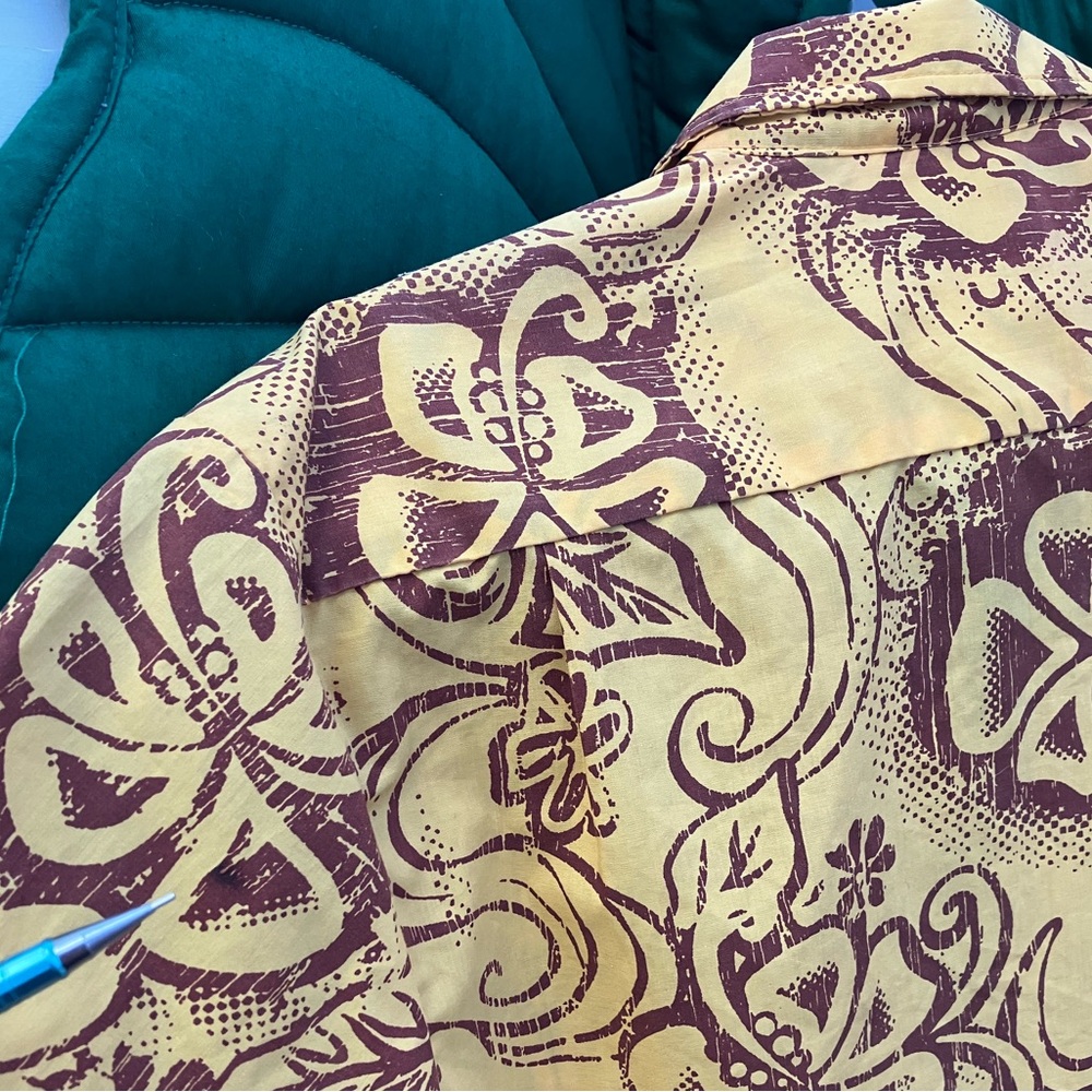 VTG Vintage mens Howie floral Hawaiian shirt. Color: Mustard yellow and brown. M - Picture 4 of 4